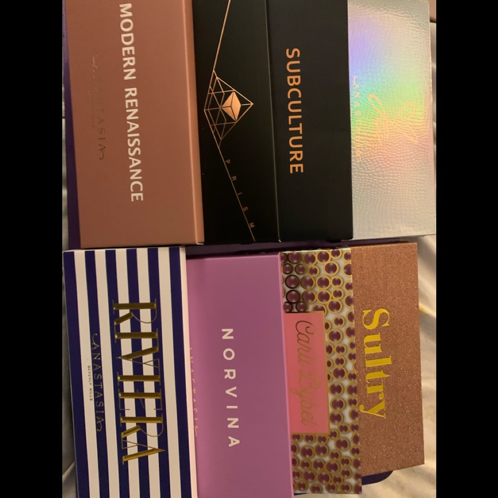 Anastasia Beverly Hills eyeshadow palettes. CHOICE